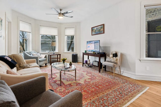 Photo - 3706 N Leavitt St Unit 2
