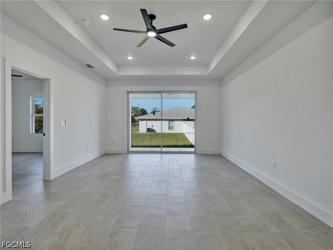 Photo - 918 Eisenhower Blvd