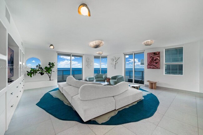 Photo - 5801 Collins Ave Unidad 1200