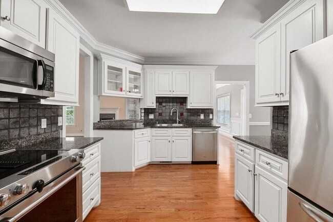 Photo - AVAILABLE NOW: 4 Bed 3.5 Bath in Coosaw Cr...