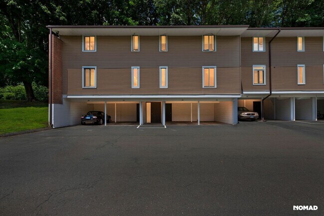Charming 2BR Condo in Unionville - Charming 2BR Condo in Unionville