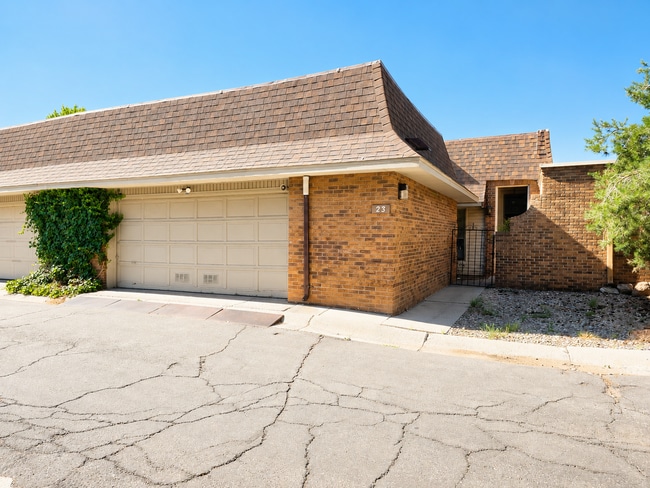 Building Photo - Incredibly spacious two-story condo in a NE heights neighborhood.