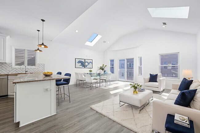 Photo - 62 Hutton St Unit 2