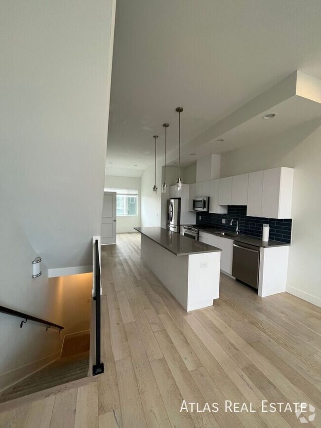 Building Photo - 2016 N Bryant St Unit 103 Rental