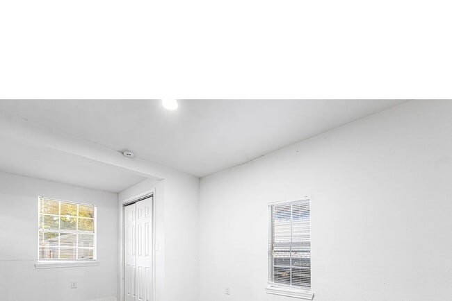 Photo - 3537 S Laredo St