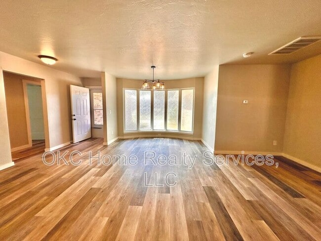 Photo - 3408 Oak Grove Dr