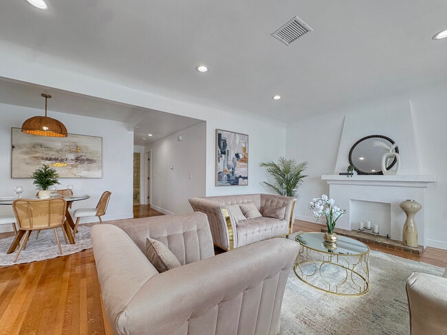 Photo - 4523 Saturn St Unidad 4523 Saturn Street