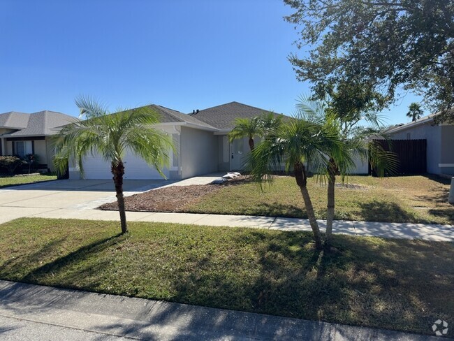 Building Photo - Remodeled 4-bedroom 2 bath 2 car garage in... Rental