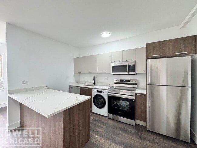 Building Photo - 5600 N Ashland Ave Rental