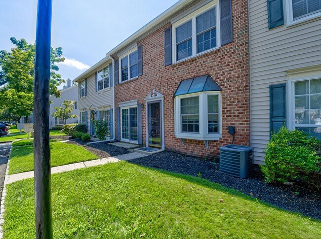 Photo - 96 Versailles Ct