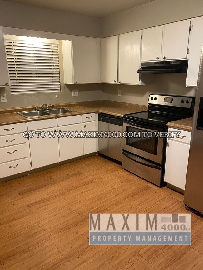 Photo - 1035-1037 CEDAR WAY Unit 1037