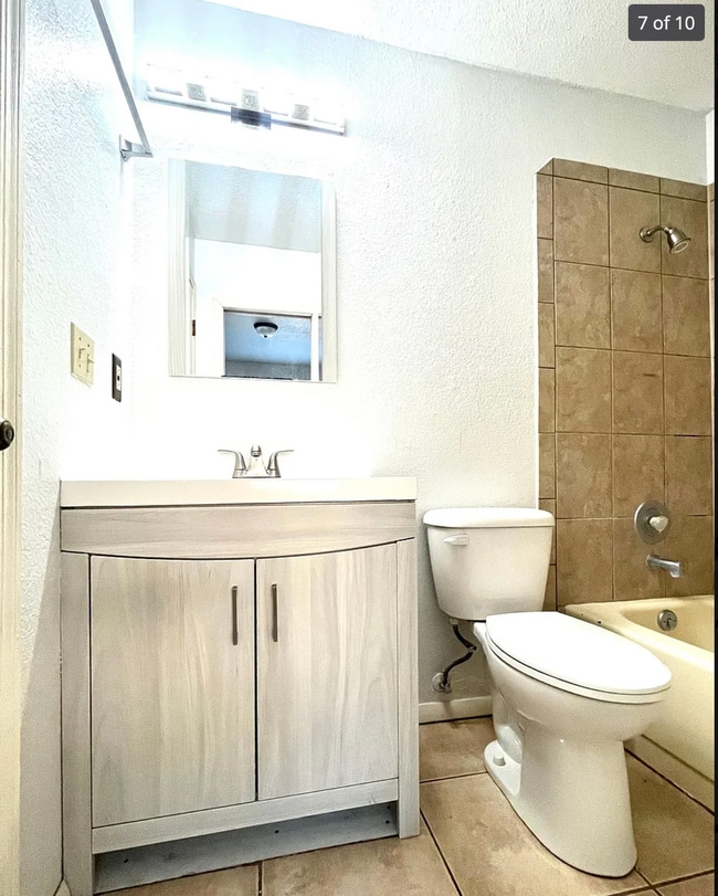 Photo - 419 1/2 Pleasant Hollow Ct