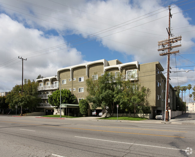 Building Photo - 5307 Sepulveda Blvd. Rental