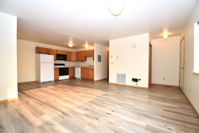 Photo - Beautiful 2 bedroom apartment with attached garage! Unit B