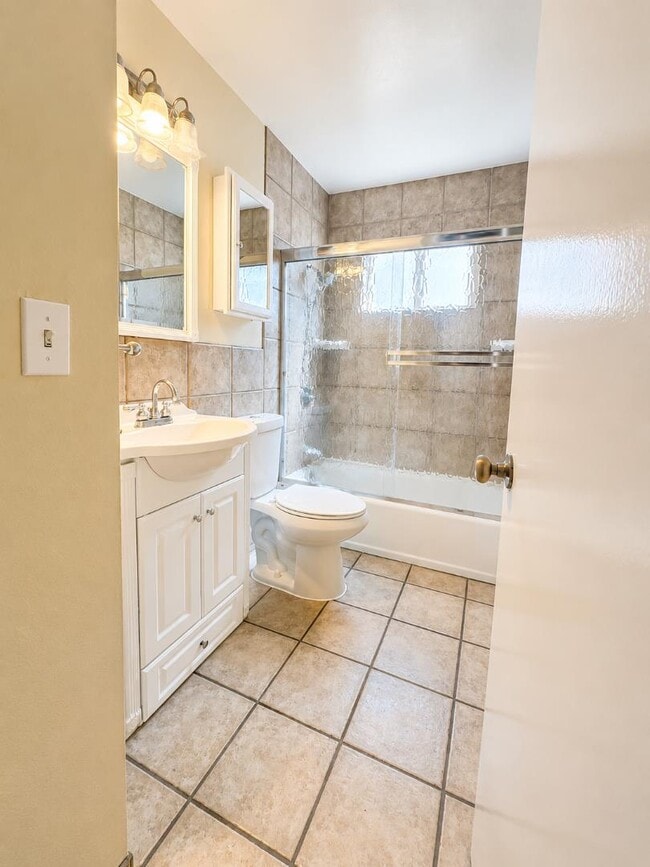 Photo - 137 Washington Dr