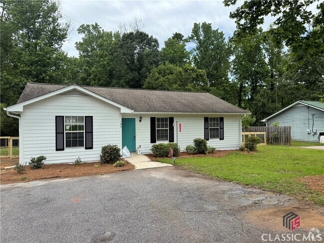 Building Photo - 180 Oak Dr Rental