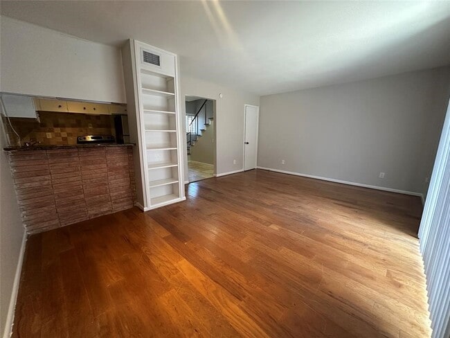 Photo - 5123 Del Monte Dr Unit 8