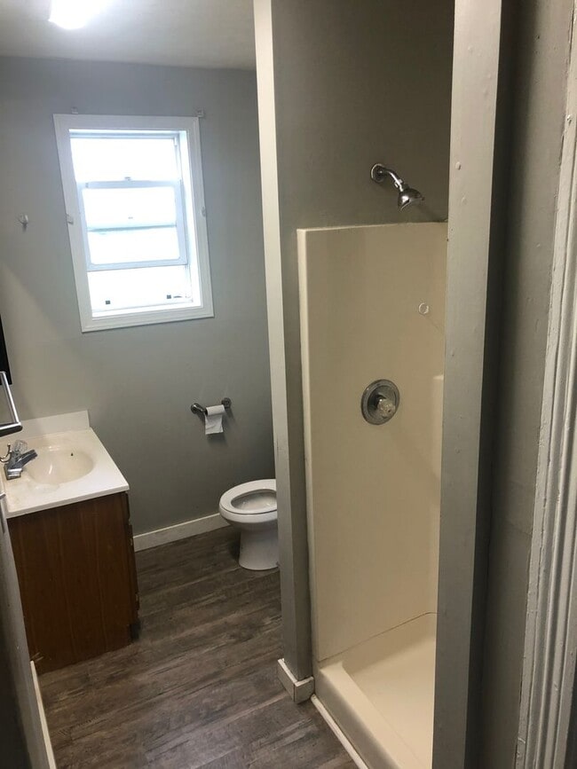 Photo - 360 E Walnut St Unit 2