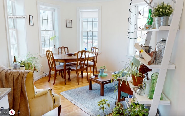 Building Photo - 4 Bishop Allen Dr Unit 2