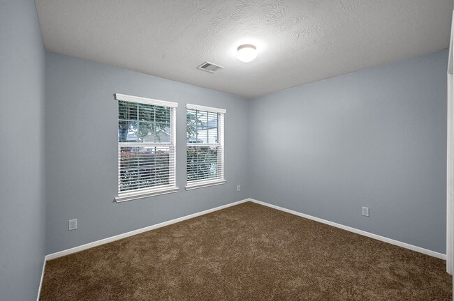 Building Photo - 15710 Bannowsky Lane