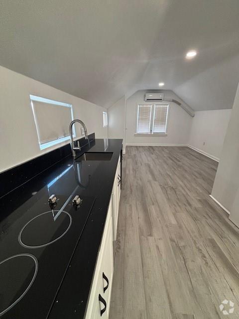 Building Photo - 306 E Hughbert St Unit 1/2 B Rental