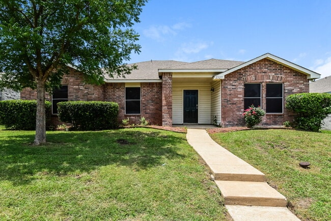 Photo - 2327 Graystone Dr
