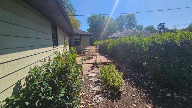Photo - Amazing 4-Bedroom Retreat with 2 Full Baths and 2400 Sq Ft of Space in Minneapolis.