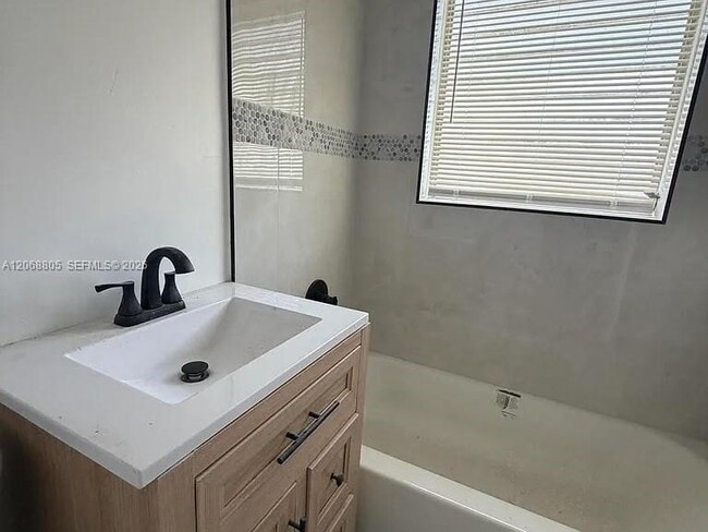 Photo - 1431 NW 10th Pl