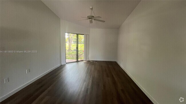 Building Photo - 9986 Nob Hill Ln Unit 9986 Rental