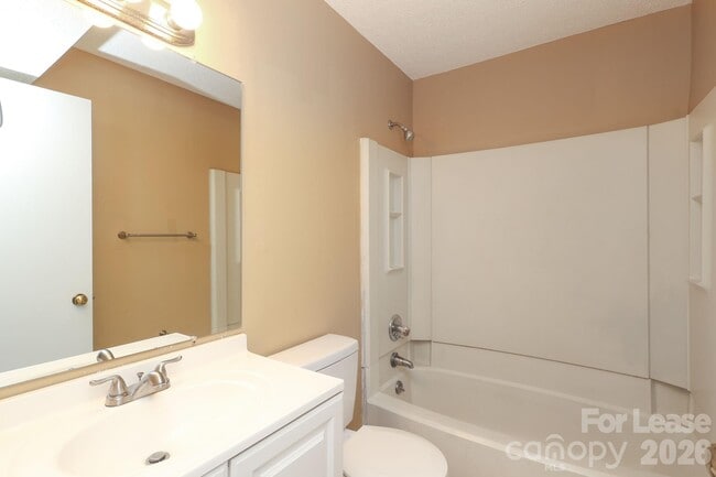 Photo - 11086 Harrowfield Rd