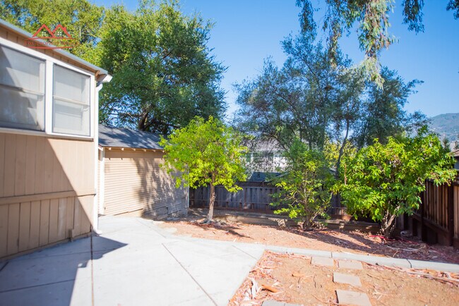 Photo - 428 University Ave