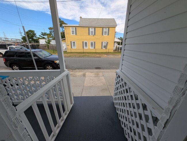 2004 McKinley Ave