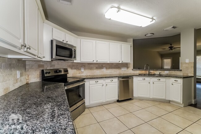 Photo - 12035 Thornecrest Dr