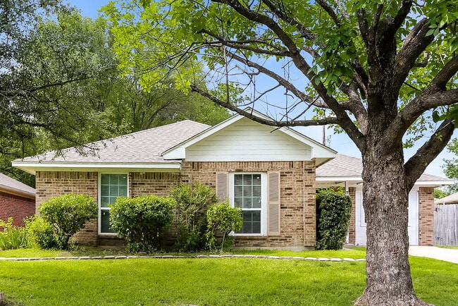 Building Photo - 704 Brookhaven Dr