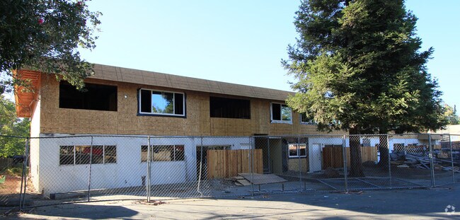 Photo - Twin Gardens Apartments