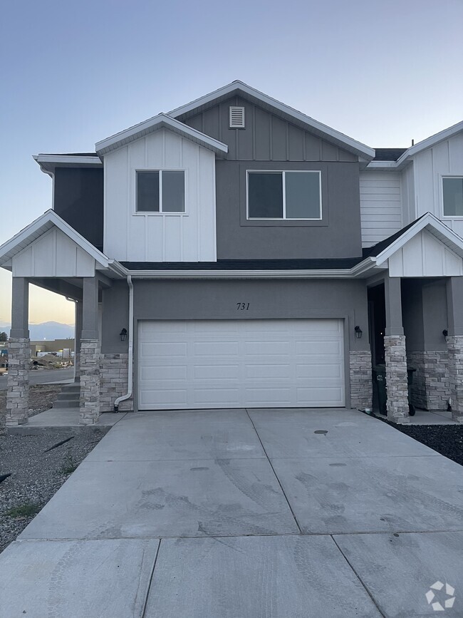 Building Photo - 731 N 160 E Rental