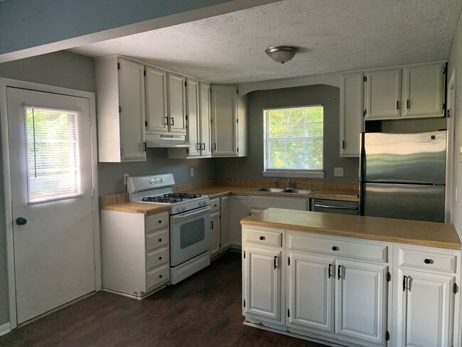 Photo - Sandusky Home With Main Level Master Bedroom