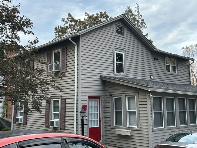 Photo - 22 Mountainville Rd Unit Apt #2nd Floor