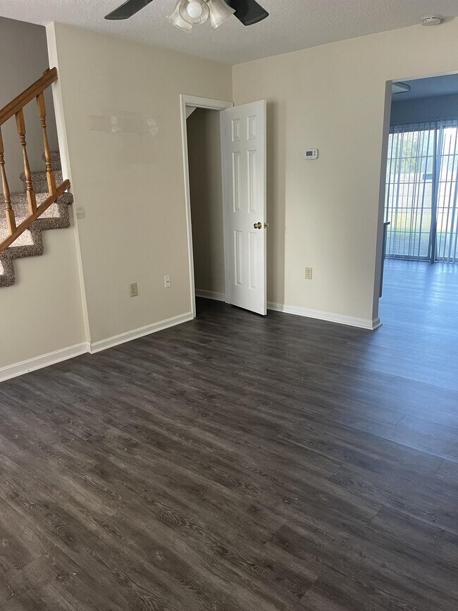 Photo - 1815 Woodbrooke Dr