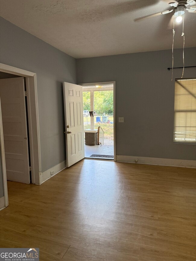 Photo - 1006 W College St Ext