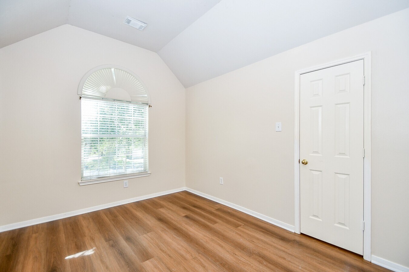 Photo - 1310 Lake Edinburg Ct