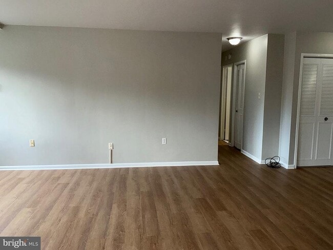 Photo - 10401 Grosvenor Pl Unit 506