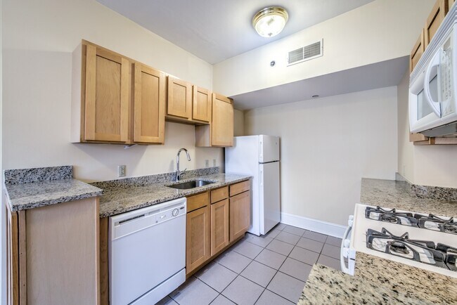 4616 Lindell Blvd. (Carleton Apt)