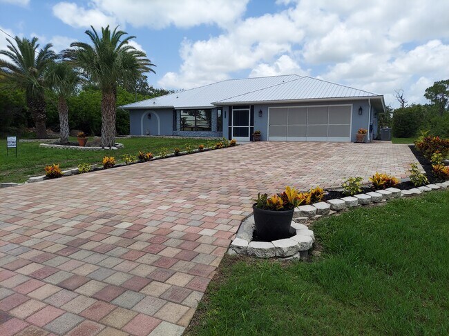 Photo - 17026 Edgewater Dr