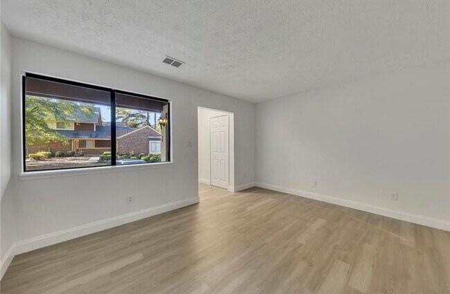 Photo - Renovated townhome in Great Alpharetta location