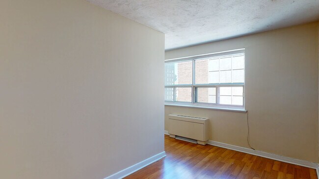 Photo - 335 Cooper St. – The Carillon