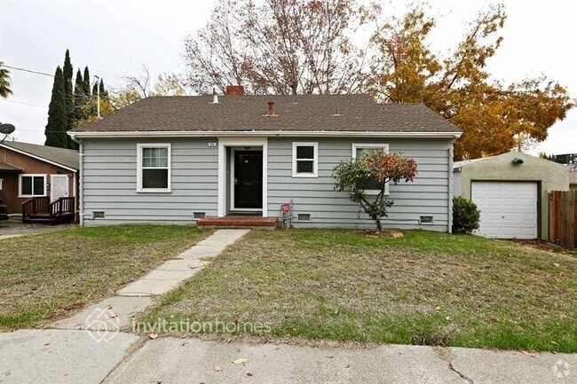 Building Photo - 215 W 10th St Rental