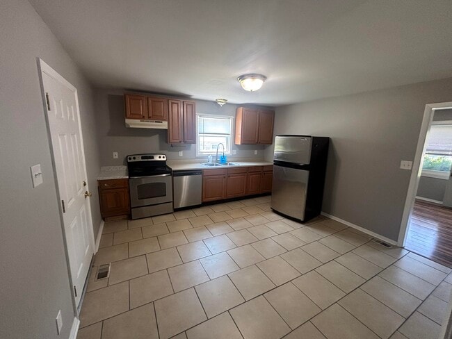 Photo - 1725 Scarborough Ct