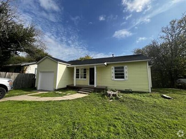 Building Photo - Newly remodeled 2/1 available now Rental