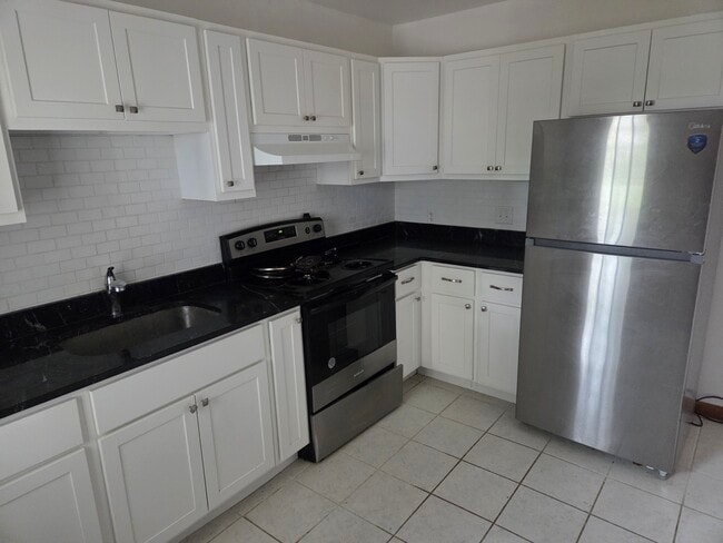 Photo - 28 Hampton Ave Unit 3C